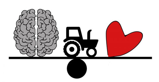 Tracteur au centre d'une balance avec un cerveau à gauche et un coeur à droite