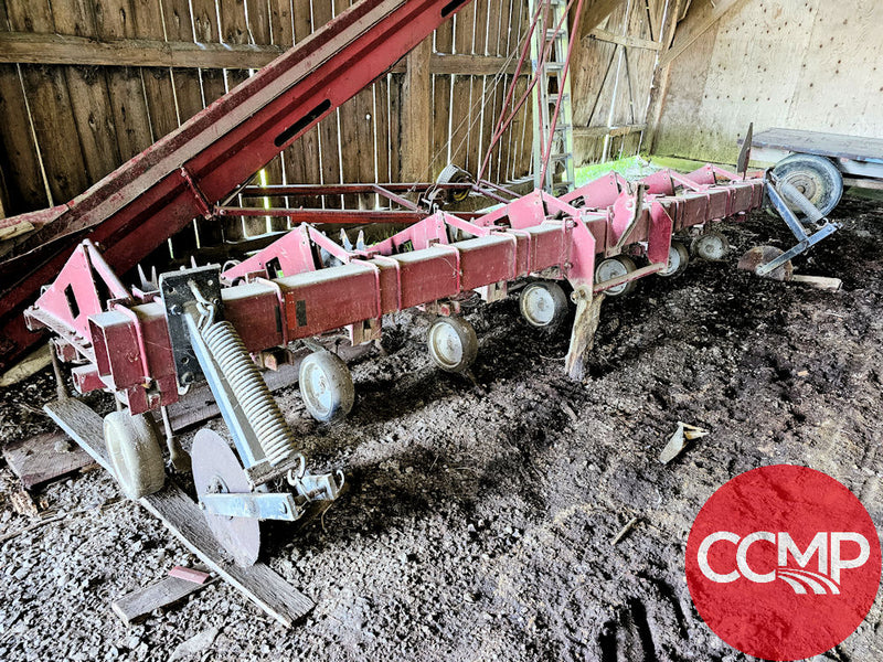 Load image into Gallery viewer, Row Crop Cultivator Case IH 163
