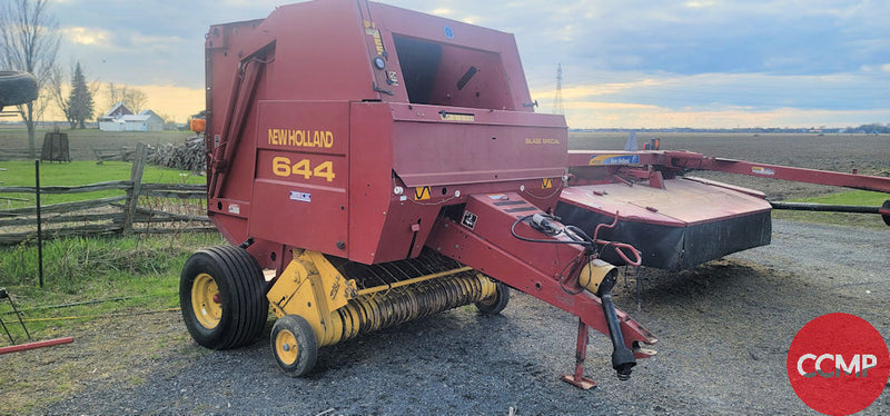 Load image into Gallery viewer, Round Baler New Holland 644
