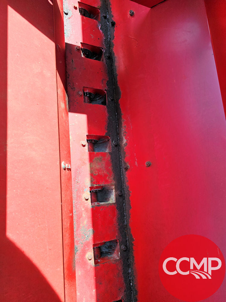 Load image into Gallery viewer, Seed Drill International 510 | 16-row
