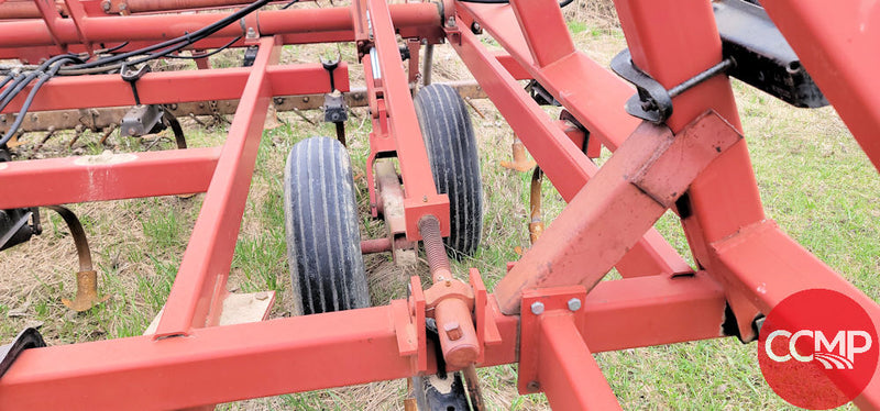 Load image into Gallery viewer, Field Cultivator Case IH 4800 Vibra Shank
