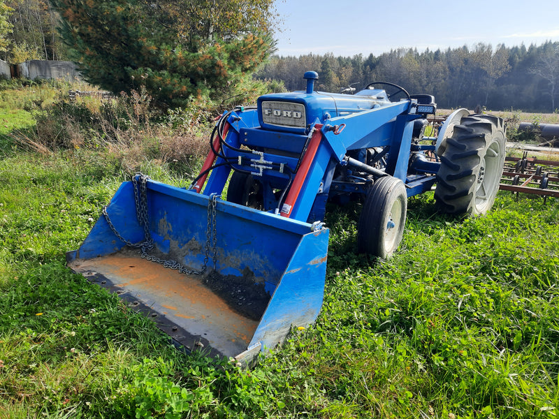 Load image into Gallery viewer, tractor Ford Model 3000
