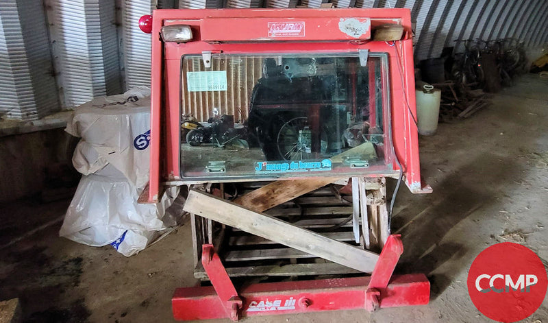Load image into Gallery viewer, Tractor Cab Laurin
