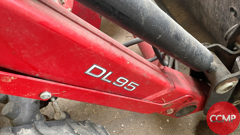 Load image into Gallery viewer, Tractor Massey Ferguson GC1715
